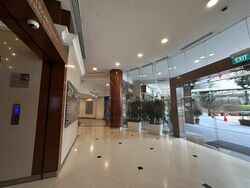 Burlington Square (D7), Retail #451304771